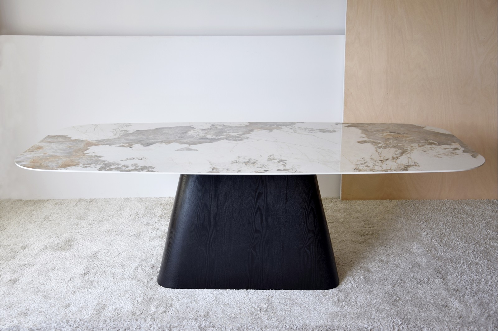 MESA COMEDOR PIEDRA SINTERIZADA Y FRESNO