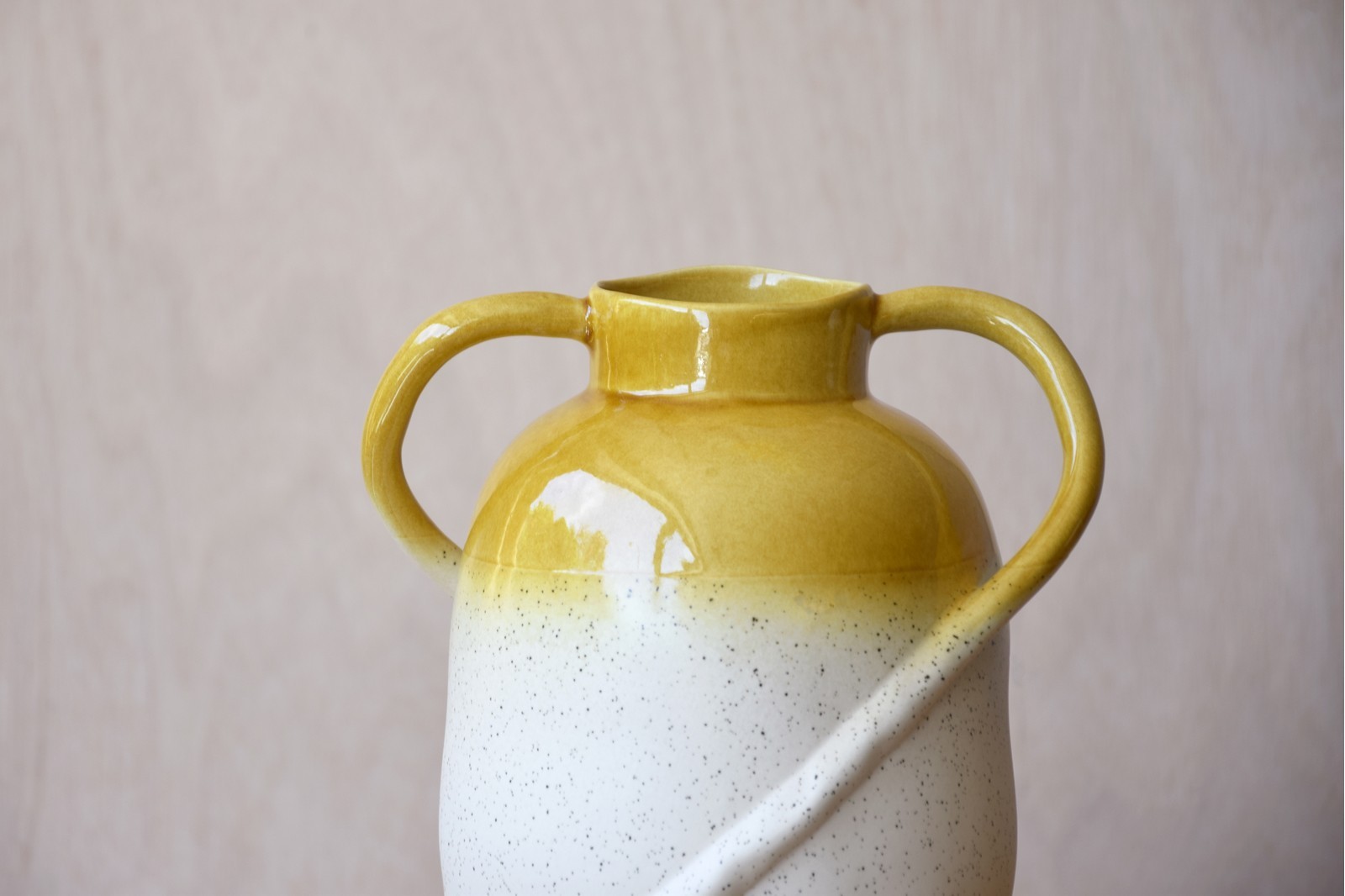 JARRON CERAMICA CASTRO. MOSTAZA