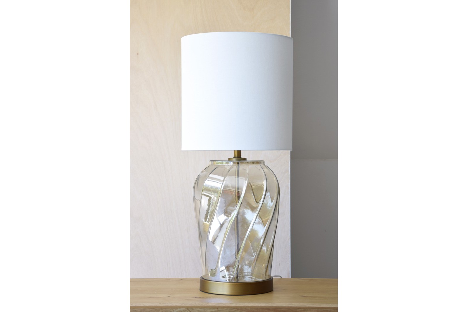 LÁMPARA TWIST. VIDRIO ÁMBAR CON PANTALLA