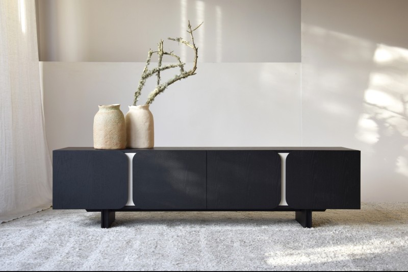 CURVE TV UNIT. BLACK OAK AND SAND GRAY | VP Interiorismo