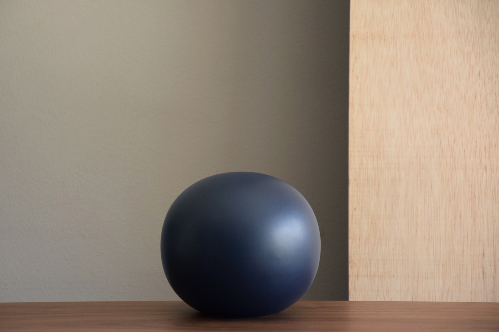 BOLA CERÁMICA AZUL OSCURO MATE