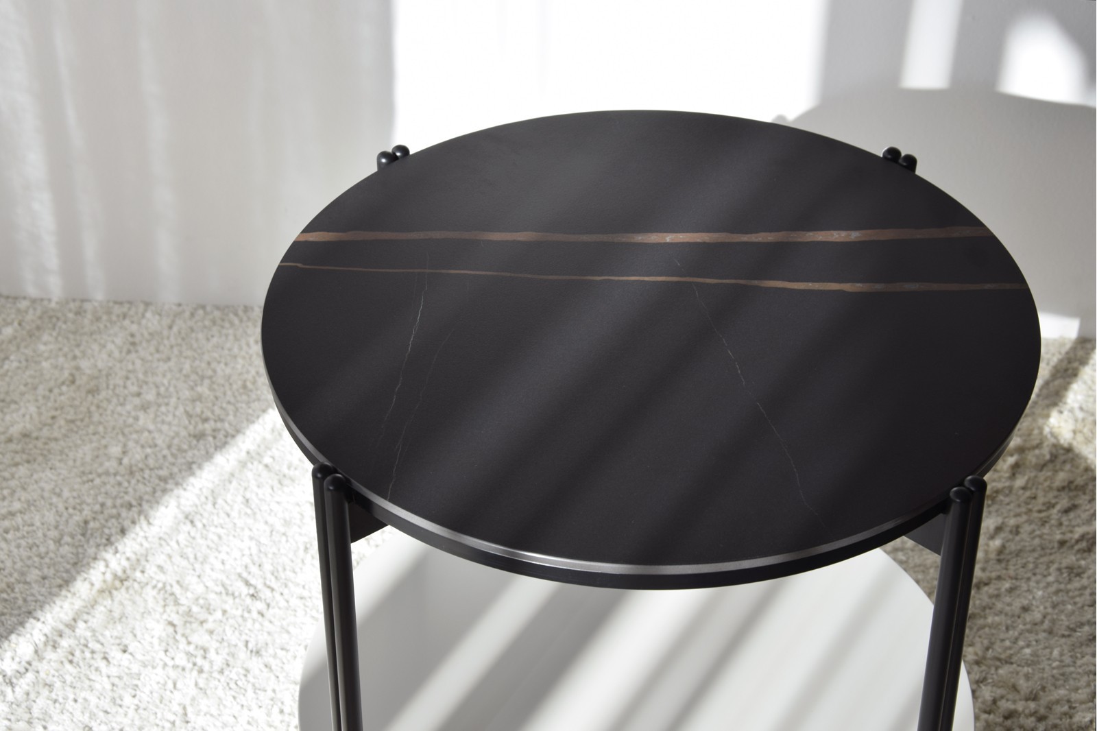 MESA AUXILIAR N.16. PIEDRA SINTERIZADA N