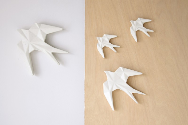 CERAMIC SWALLOW TO HANG ON THE WALL. DOTS LARGE | VP Interiorismo