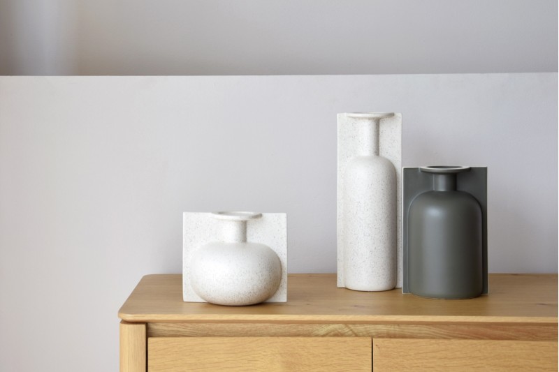 LAKE COLLECTION: CERAMIC VASES. WHITE GREEN MATT | VP Interiorismo