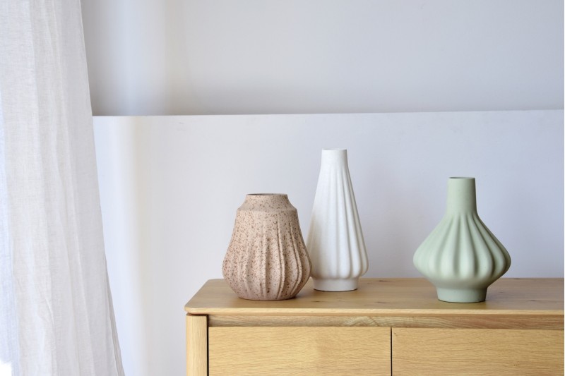 COLLECTION BELLOWS : VASES EN CÉRAMIQUE TEXTURÉE |VP Interiorismo