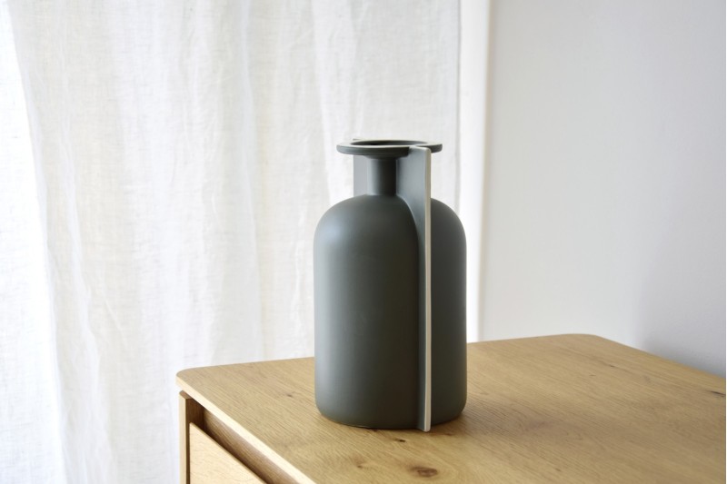 VASE EN CERAMIQUE. COLLECTION LAC. MOYEN | VP Interiorismo