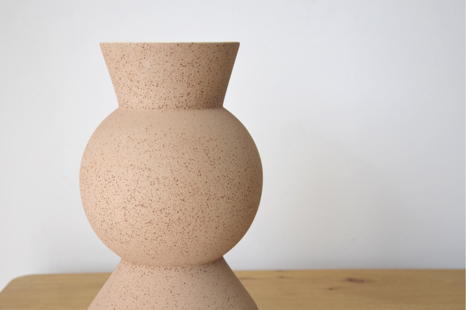 JARRON CERAMICA VOLUMEN. TERRACOTA MATE