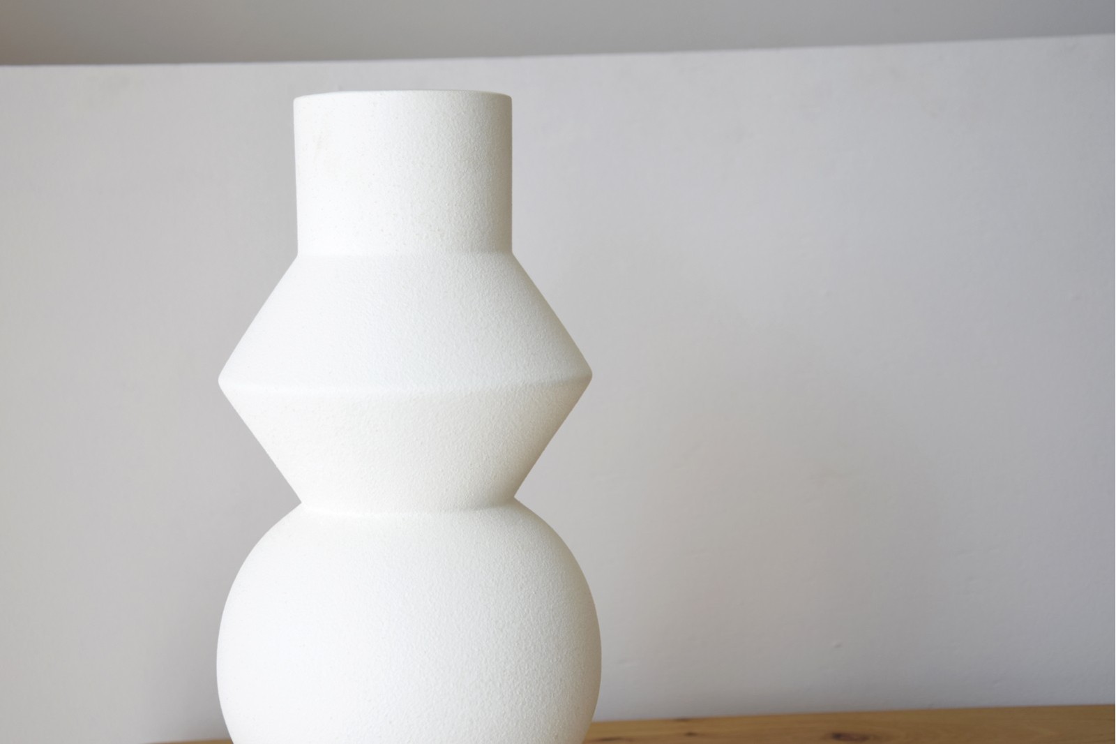 JARRÓN CERÁMICA VOLUMEN. BLANCO MATE