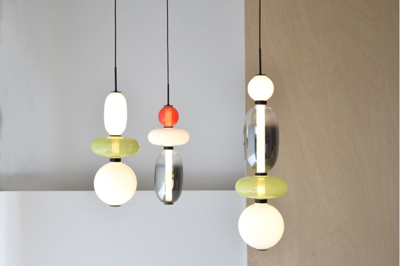 COLLECTION RACIMO : PLAFONNIER EN VERRE COLORÉ ET MÉTAL NOIR| VP Interiorismo