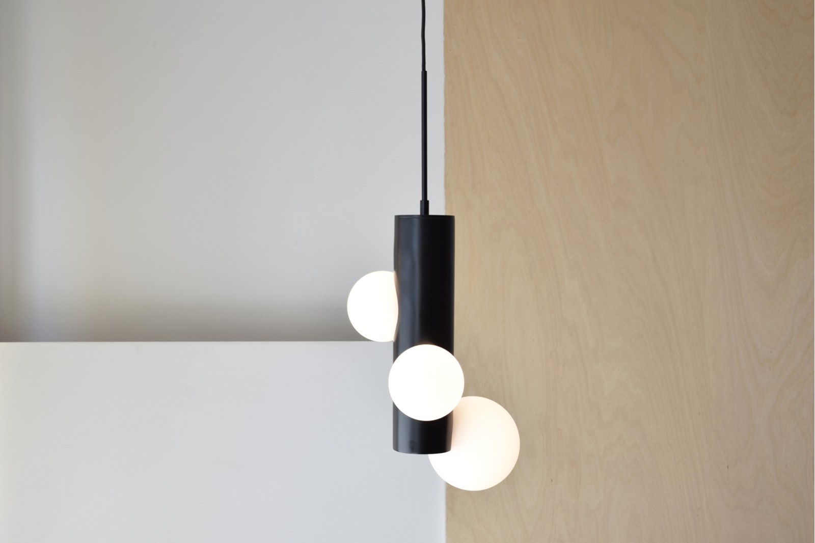 LAMPARA TECHO POMPA.VIDRIO METAL.GR.