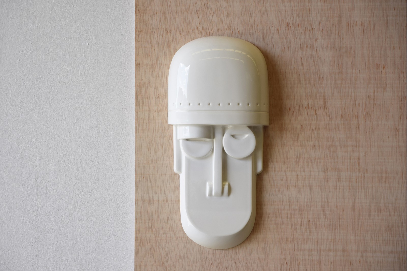 MASCARA PARED CERAMICA BLANCA BRILLO N1