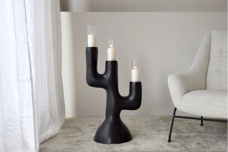 TOTEM CANDLEHOLDER N.1. ALUMINUM. BLACK. | VP Interiorismo