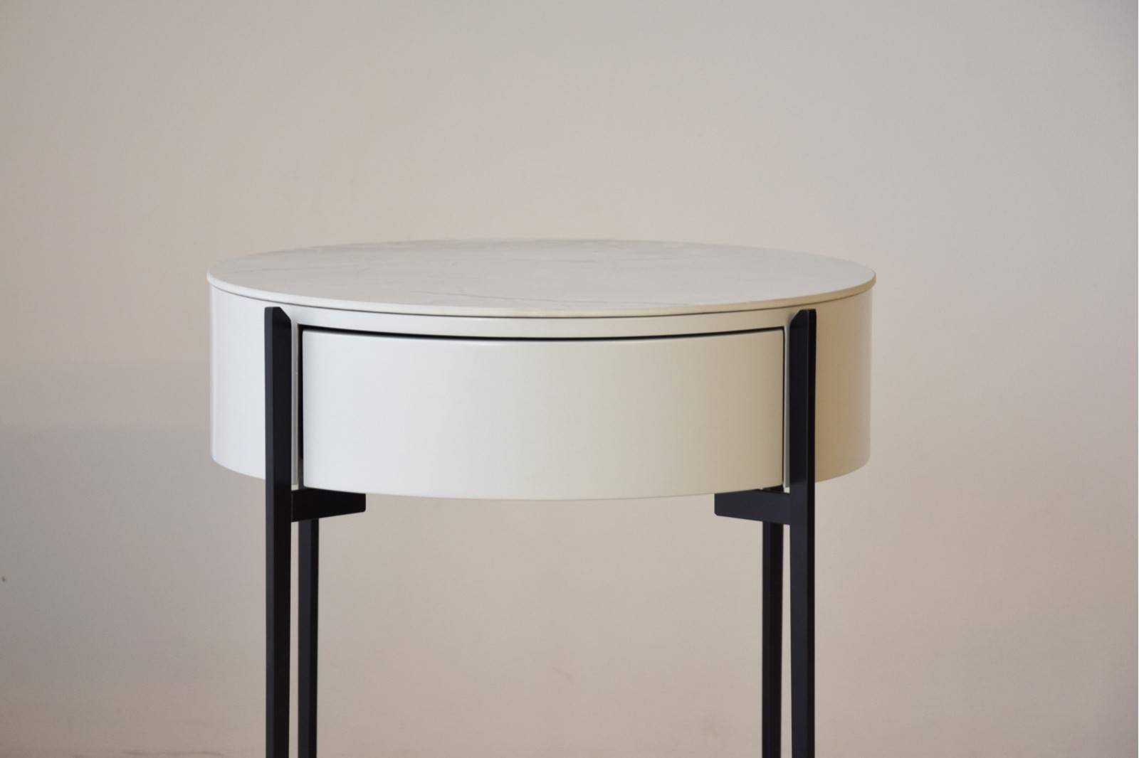 MESA AUXILIAR N.18. MARMOL CERAMICO BL.