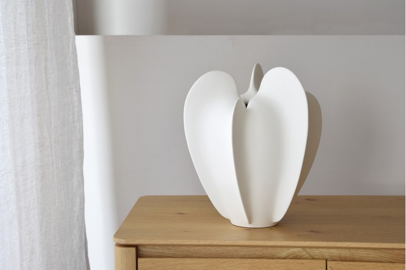 CORAL CERAMIC VASE. WHITE. HIGH | VP Interiorismo