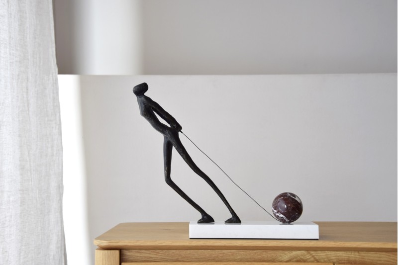 ARRASTRE. SCULPTURE. METAL ET MARBRE | VP Interiorismo