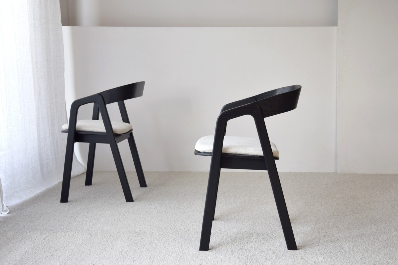 SET 2 SILLAS NOA.MADERA. NEGRO BEIGE