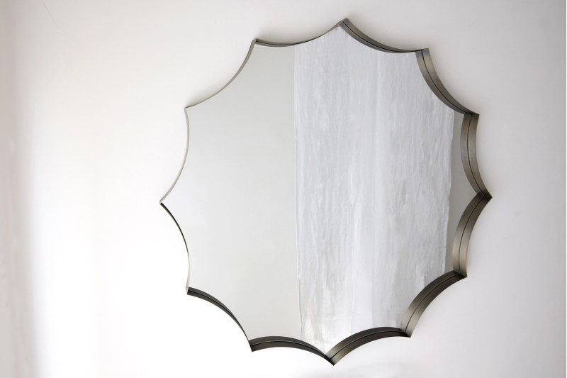 STAR MIRROR. ANTIQUED METAL FRAME | VP Interiorismo