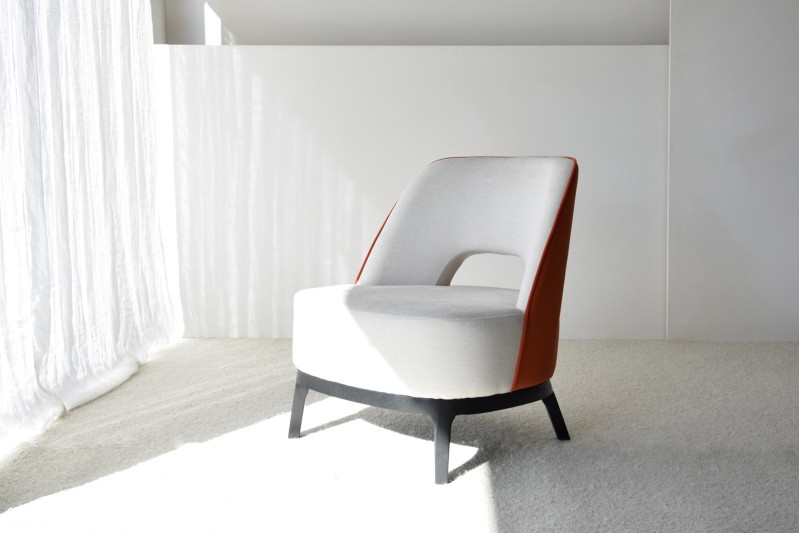 ARMCHAIR. RED BEIGE UPHOLSTERED DOUBLE | VP Interiorismo