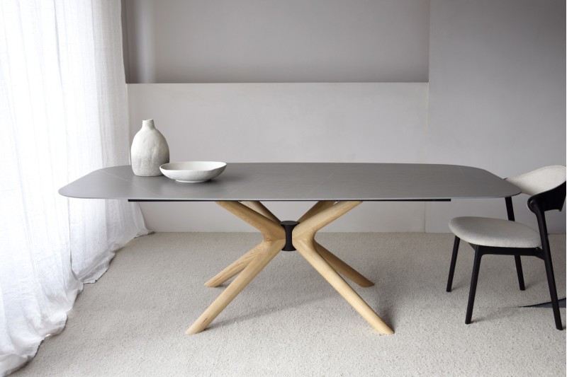 TABLE DE SALLE A MANGER PIERRE. CERAMIQUE GRISE | VP Interiorismo