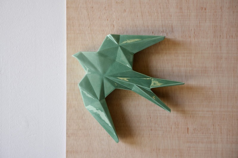 HIRONDELLE CERAMIQUE. MURALE. VERT GLOSS. LARGE | VP Interiorismo