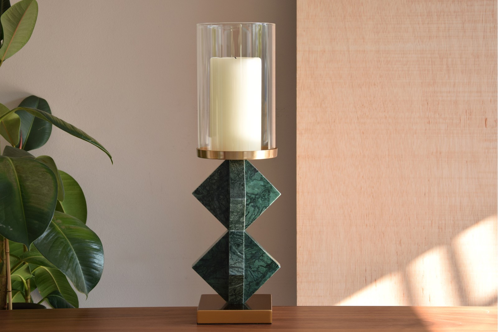 CANDELABRO EN MARMOL, VIDRIO Y METAL.GR.