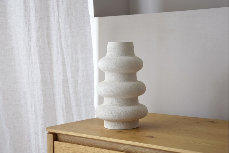 CERAMIC VASE. SONG COLLECTION.WARM WHITE. SMALL | VP Interiorismo