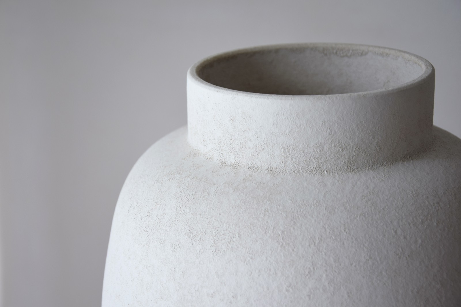 JARRON CERAMICA COL DUBAI. BLANCO.BAJO