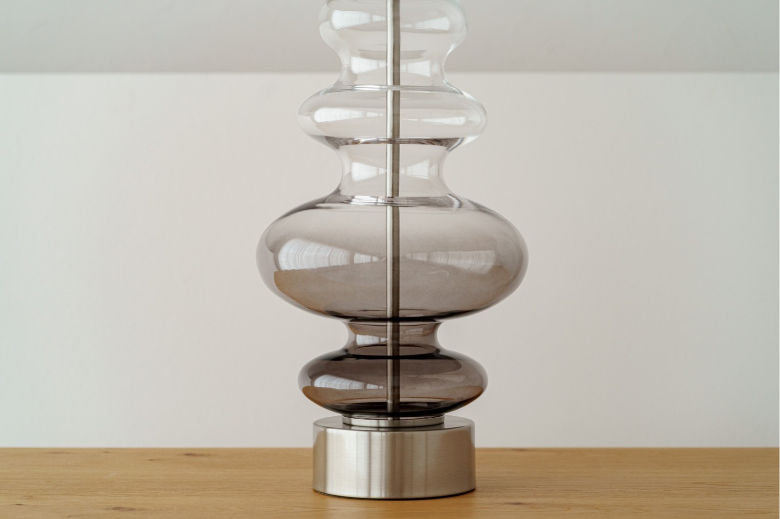 LAMPARA AVA. VIDRIO AHUMADO CON PANTALLA