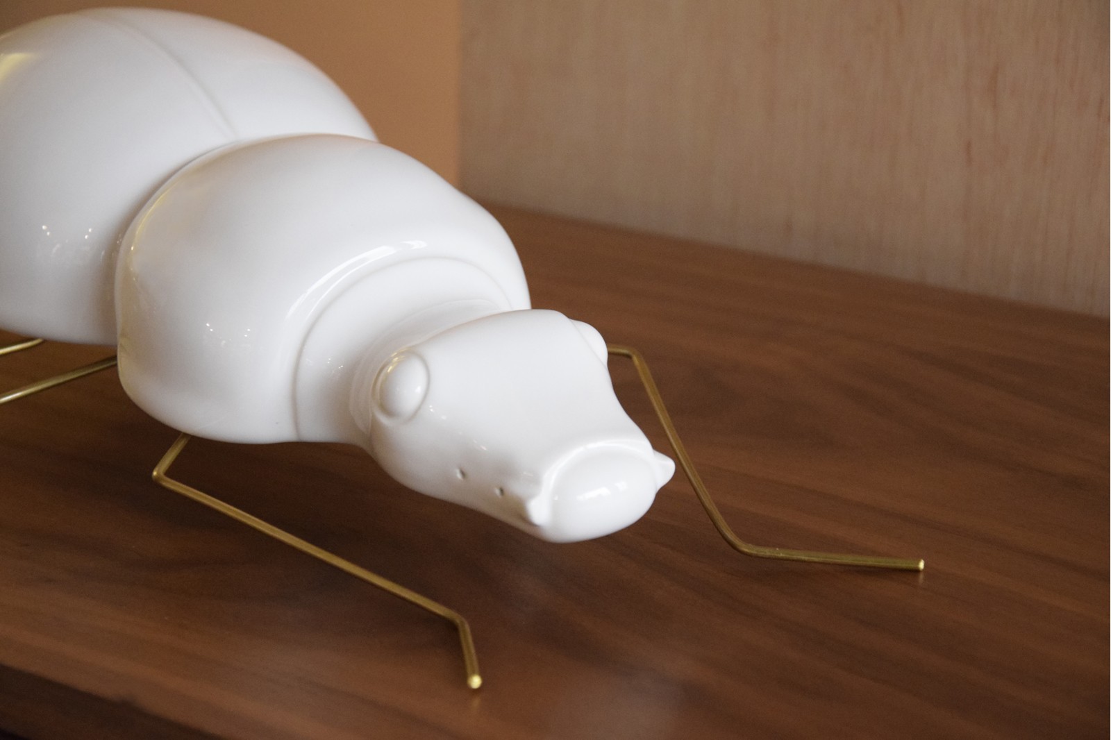 ESCULTURA ESCARAVELLO CERAMICA BLANCO