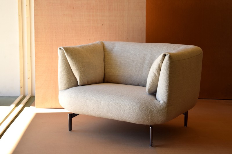 ARMCHAIR. IVORY COLOR | VP Interiorismo