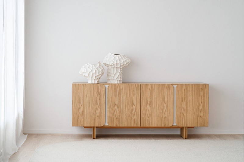 CURVE SIDEBOARD. NATURAL OAK AND SAND GRAY | VP Interiorismo