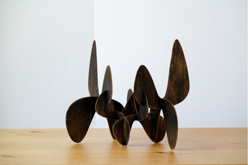 FEUILLE SCULPTURE GRAND. METAL. OR NOIR | VP Interiorismo