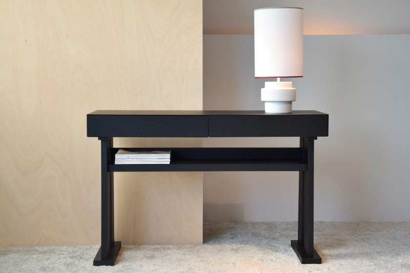 CONSOLE. OAK IN BLACK COLOR | VP Interiorismo