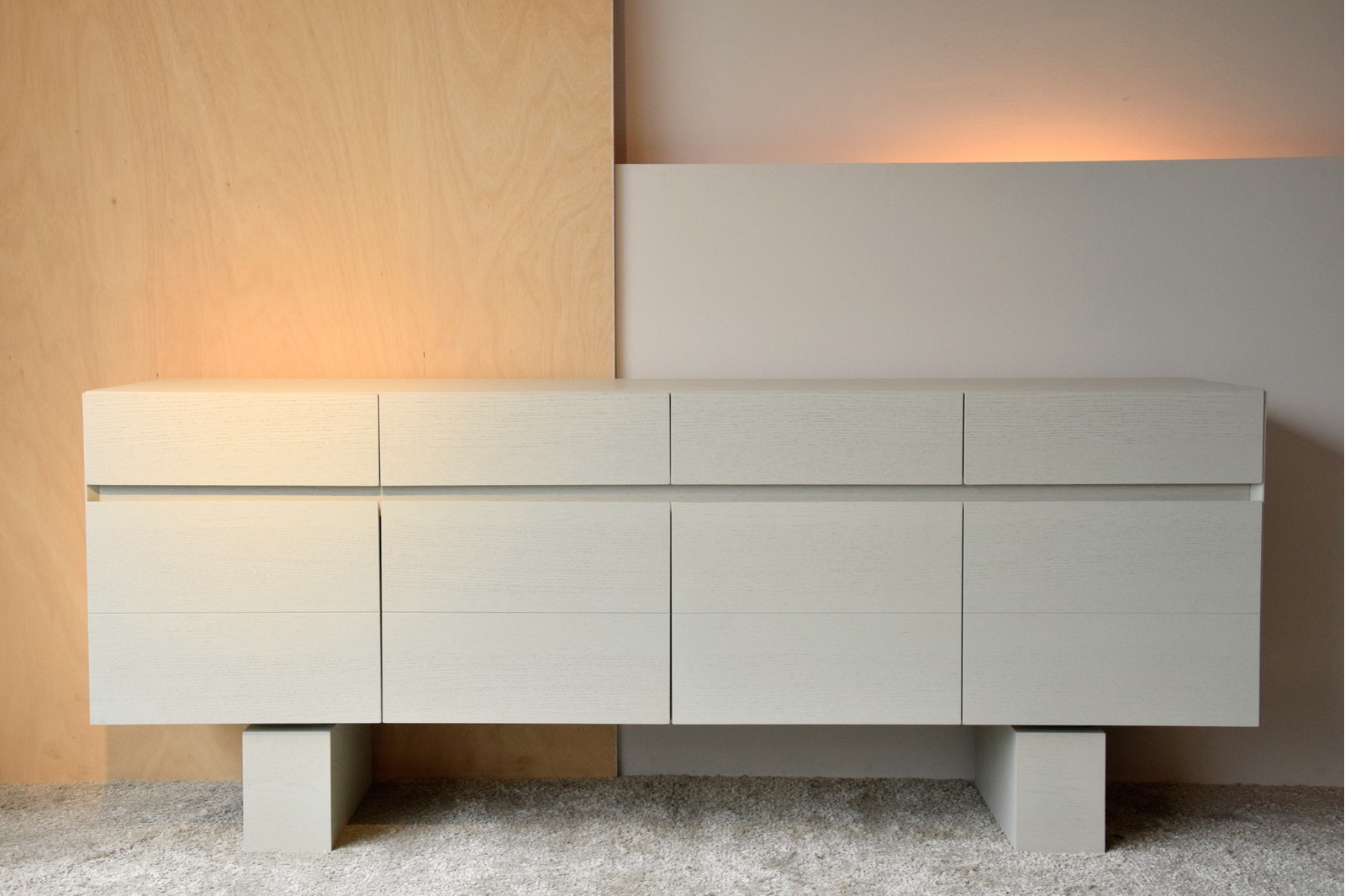 APARADOR ROBLE TONO BLANCO ROTO MATE