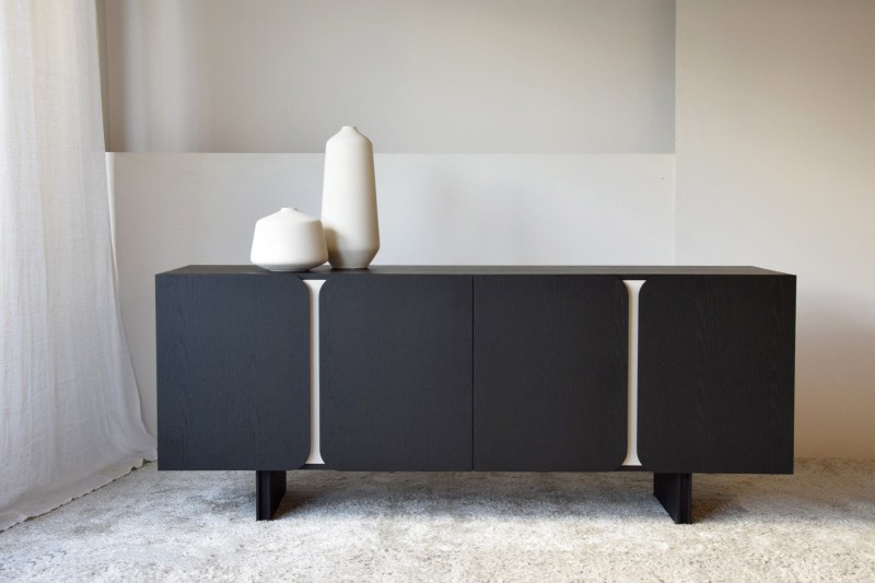 CURVE SIDEBOARD. BLACK OAK AND SAND GRAY | VP Interiorismo
