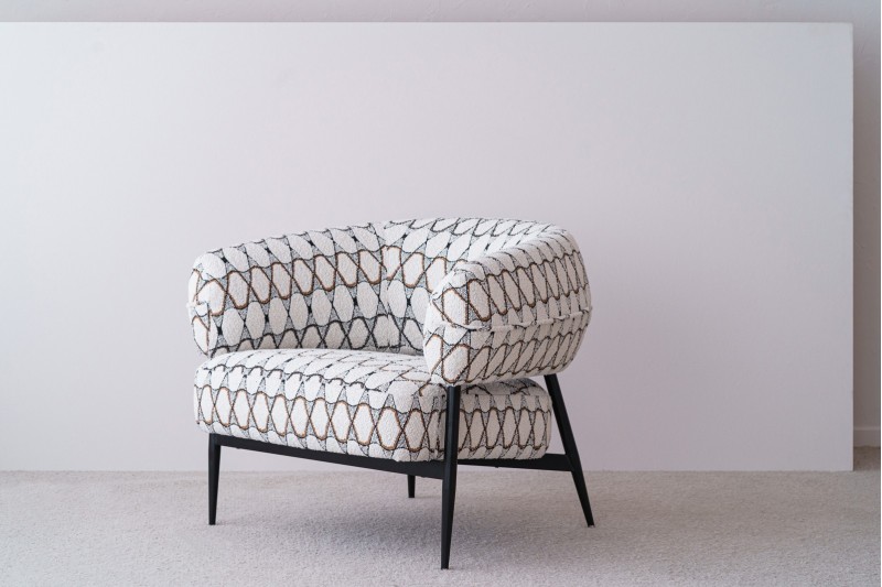 ARMCHAIR. ROUND. GEOMETRIC BEIGE UPHOLSTERED | VP Interiorismo