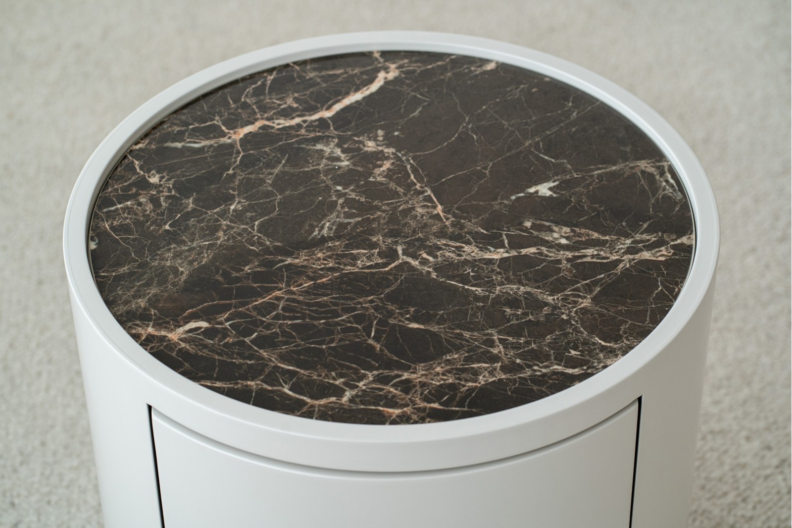 MESA AUXILIAR N.92.GRIS Y TAPA CERAMICA