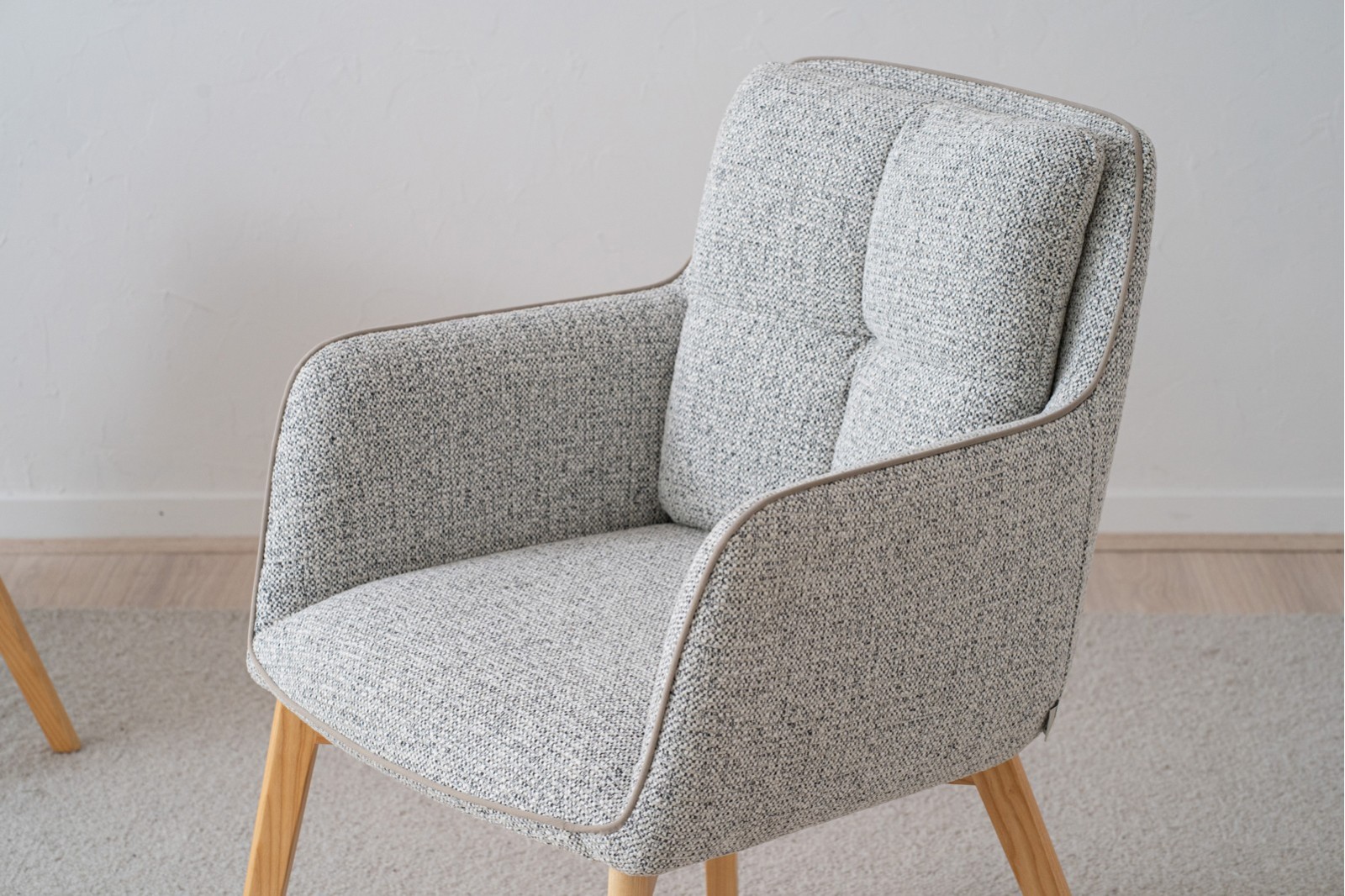 SET 2 SILLAS OLIVER. TONO GRIS