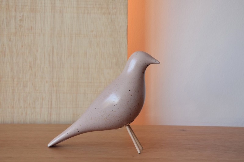 OISEAU EN CERAMIQUE.MAT PINCK AVEC MOUCHETURES | VP Interiorismo