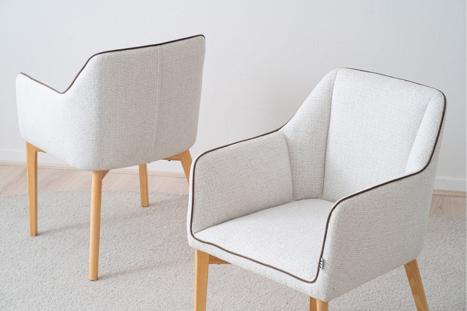 SET 2 SILLAS COMEDOR BRAZOS MILAN MARFIL