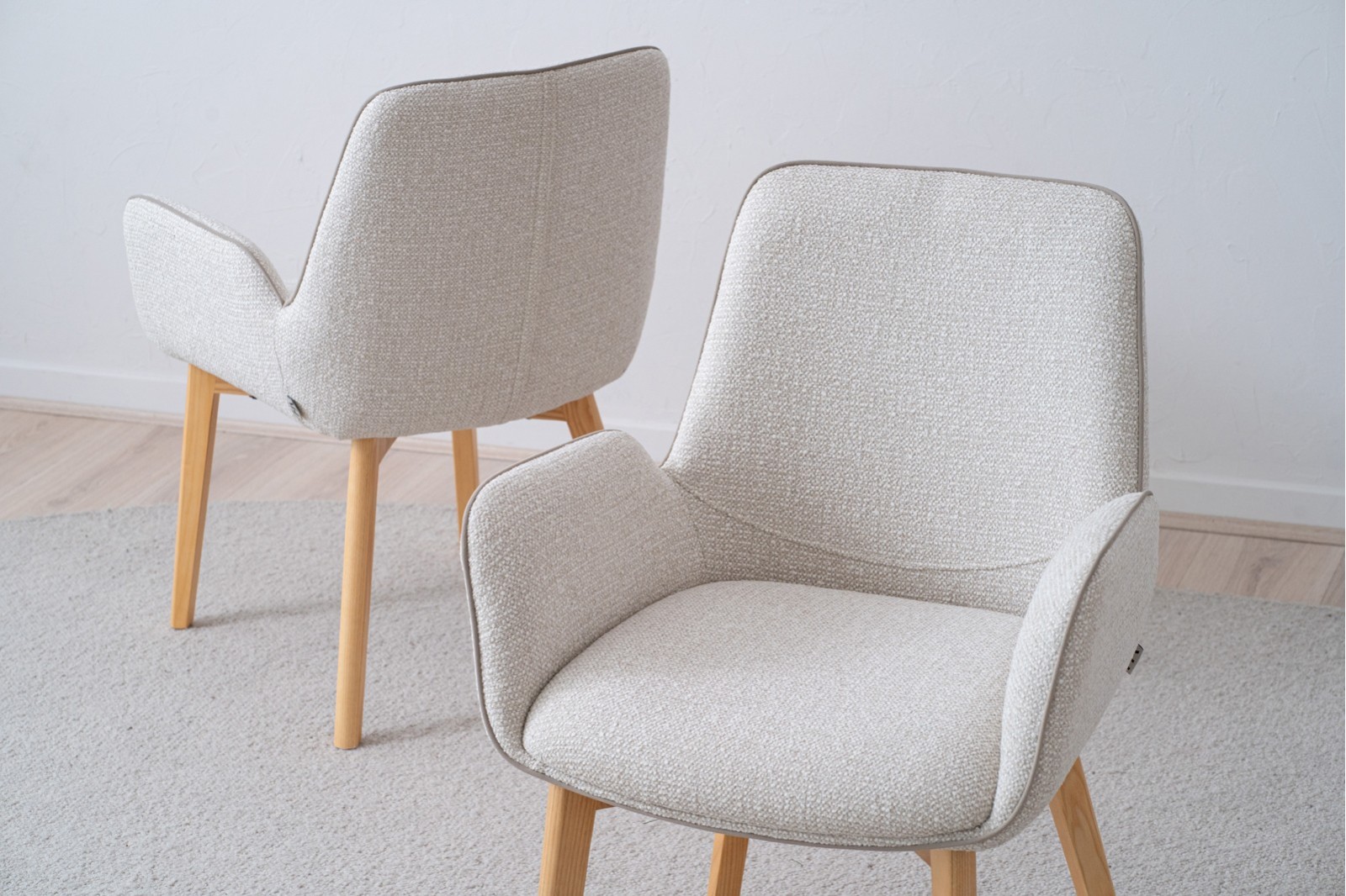 SET 2 SILLAS COMEDOR BRAZOS TAI. BEIGE