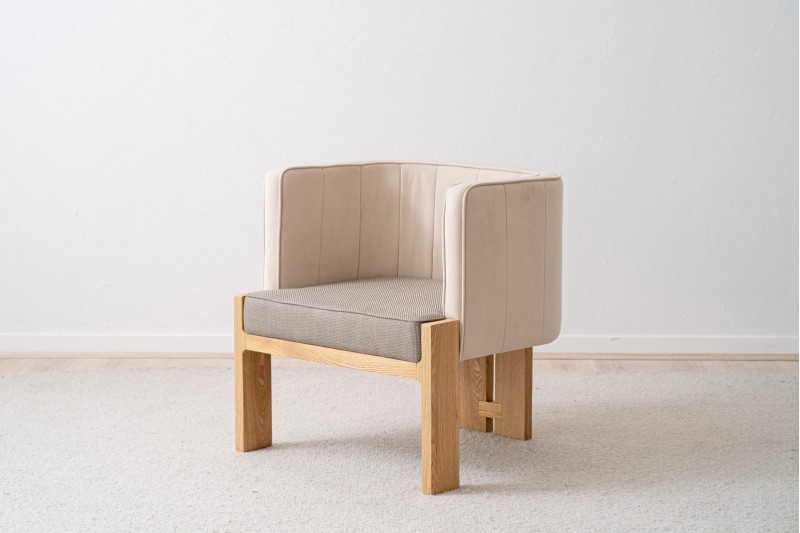 ARMCHAIR. GREY AND NATURAL ASH | VP Interiorismo