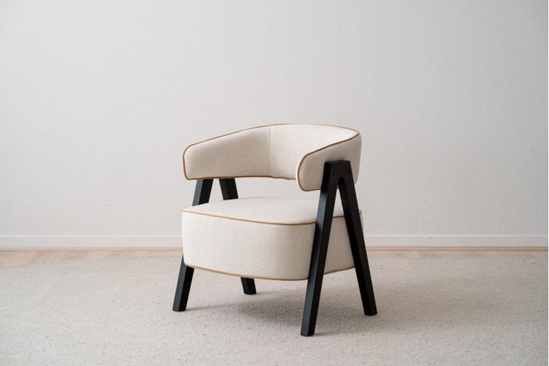ARMCHAIR. BEIGE AND BLACK ASH | VP Interiorismo