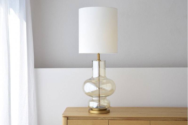 LAMPE DE TABLE EN VERRE AMBRE AVEC ABAT-JOUR | VP Interiorismo