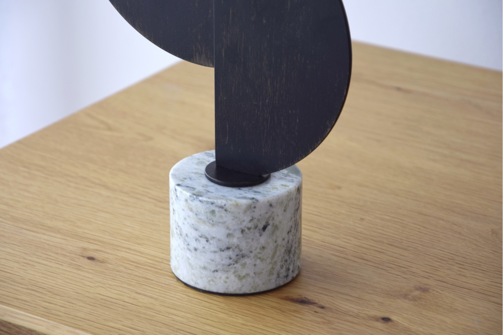 ESCULTURA ARCO N2. MARMOL VERDE