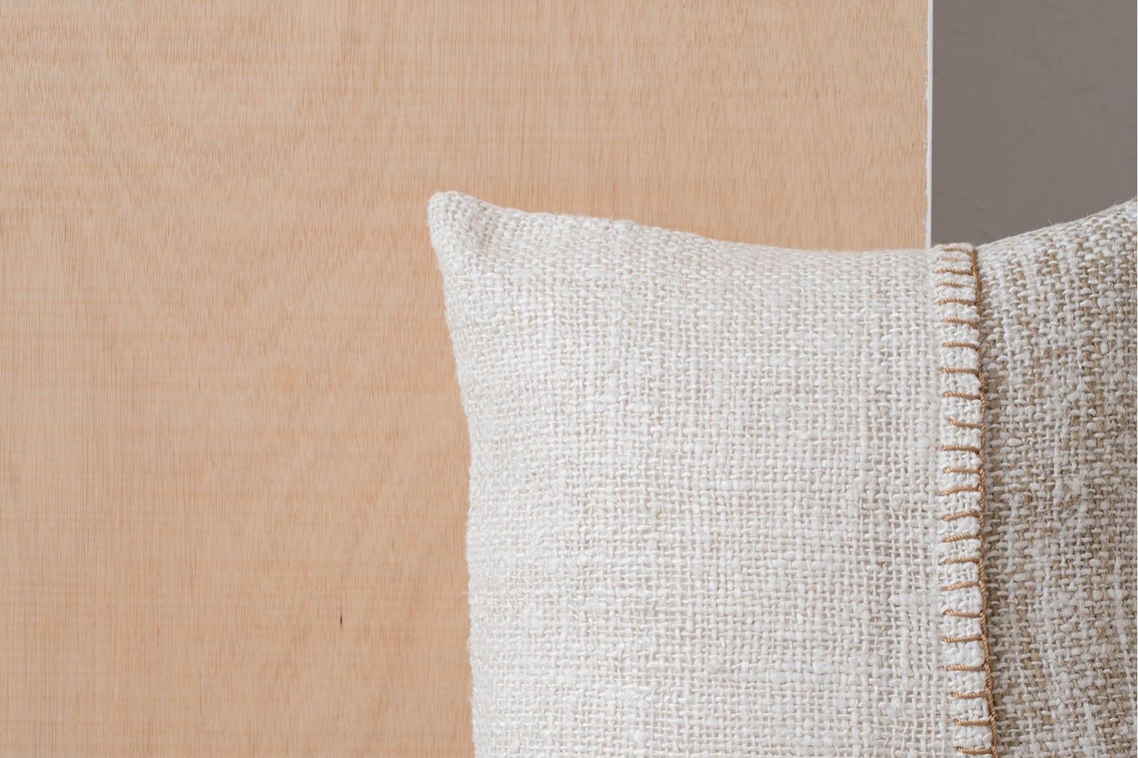 COJIN ALGODON BLANCO CAMEL. ERO N4