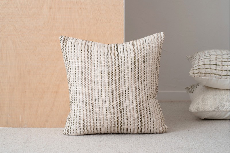 CUSHION BERTE N2.WHITE GREEN COTTON CUSHION | VP Interiorismo