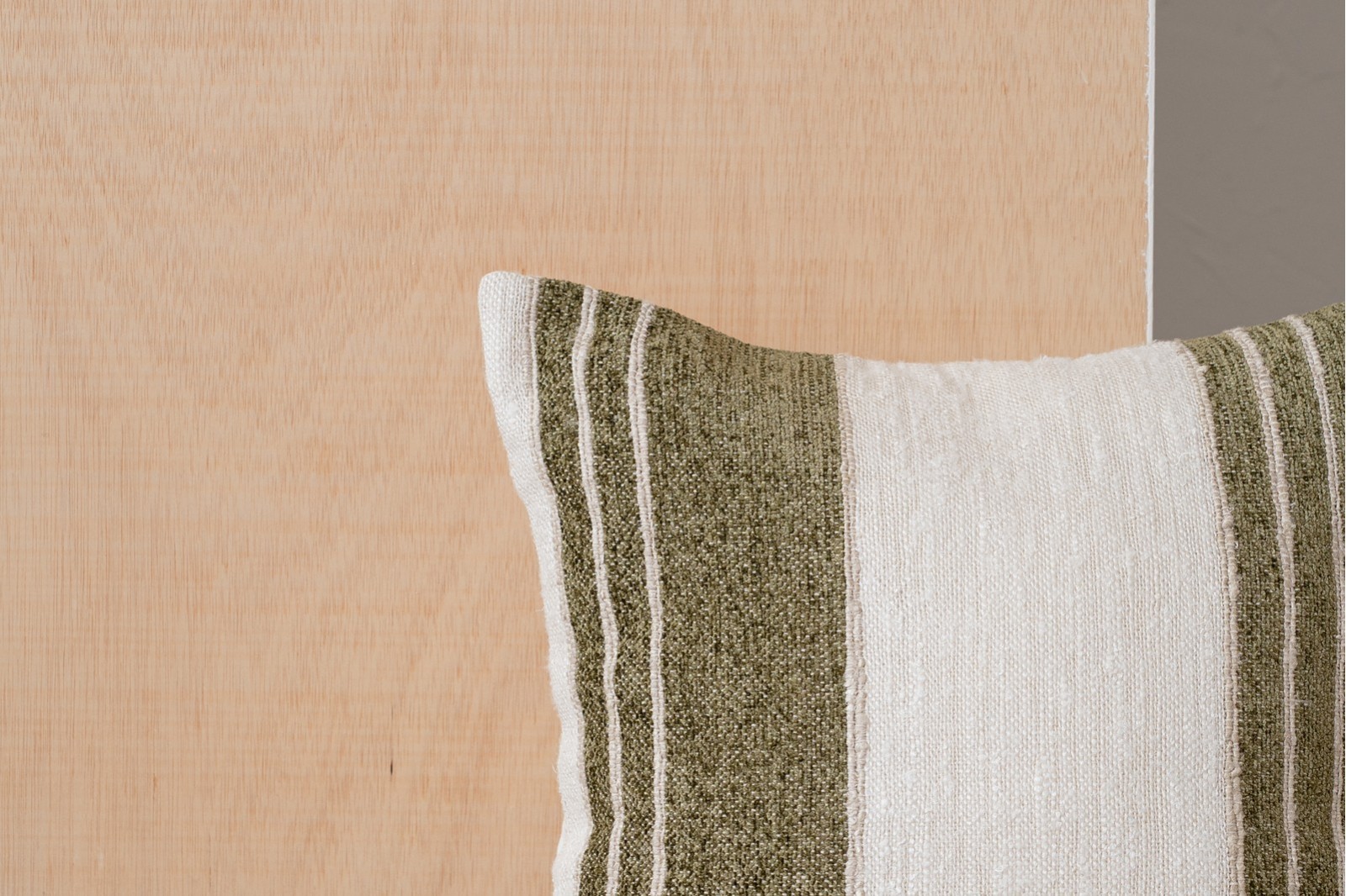 COJÍN ALGODÓN BLANCO VERDE. BERTE N6