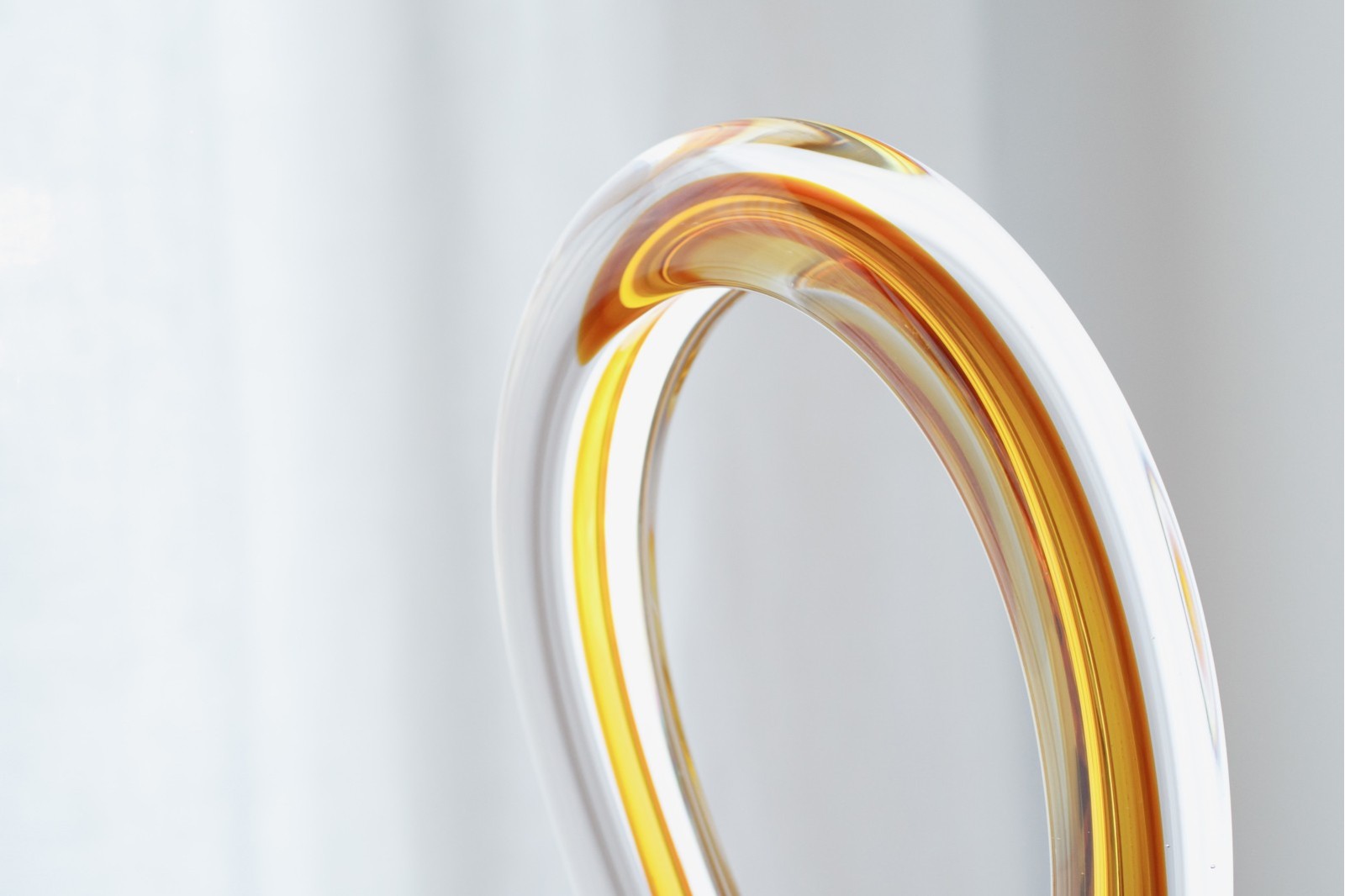 PIEZA EN VIDRIO NAIA. AMBAR