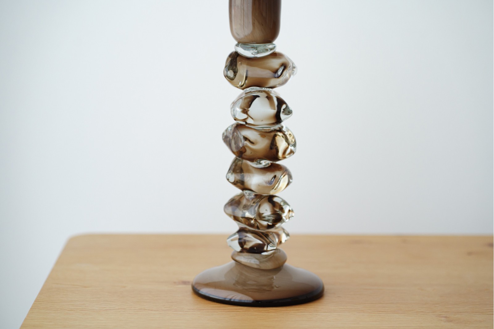 CANDELABRO EN VIDRIO ALDAN. VERDE OLIVA